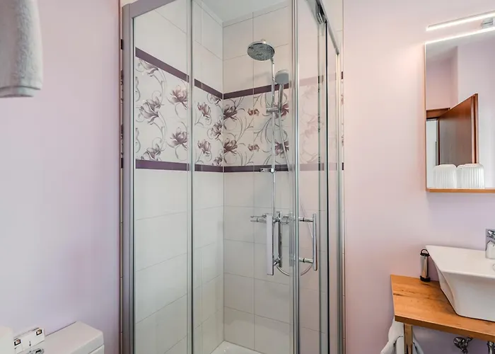 Floriani Apartment *